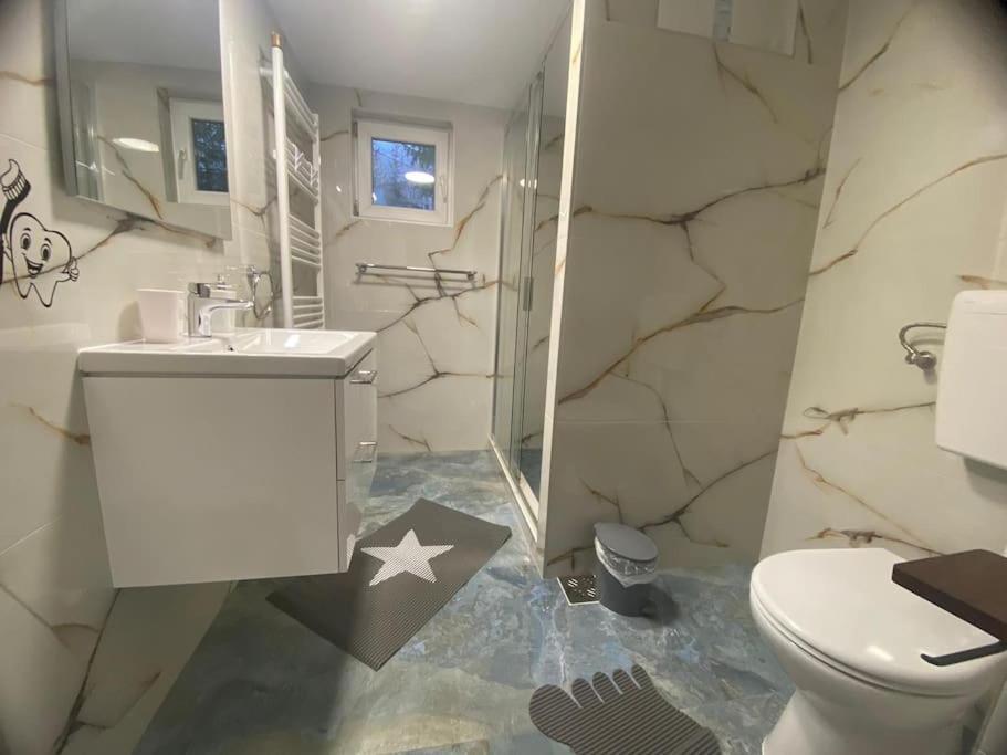 Cabana Cerbul De Aur Sub Cetate Luaran gambar